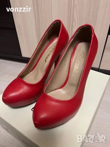 Червени обувки на ток, снимка 1