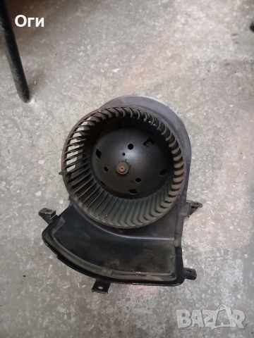 Моторче парно за Фолксваген Голф 3 и Поло 6N 1H1 820 021, снимка 2 - Части - 53696559