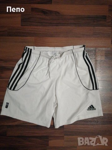 Гащи Adidas , снимка 1 - Къси панталони - 41976301