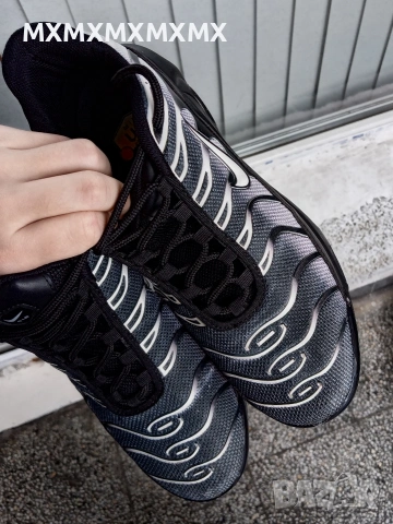 Продавам  мъжки маратонки на Nike Air Max Plus Номер 43, снимка 4 - Маратонки - 53618758