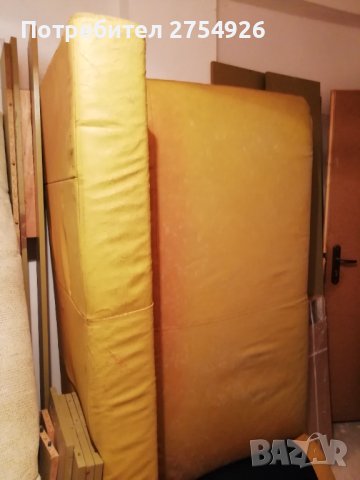 Кожен диван лежанка