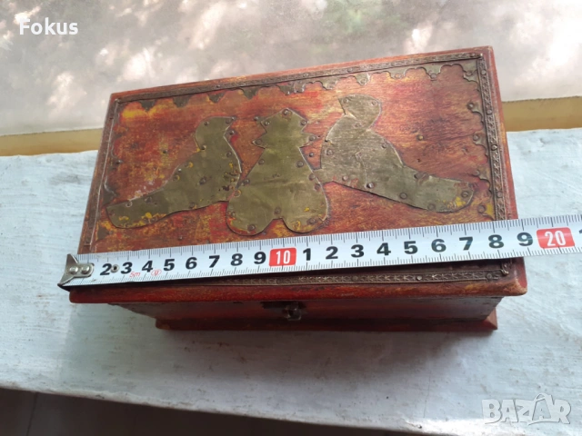 АНТИКВАРНА ДЪРВЕНА КУТИЯ С МЕСИНГОВ ОБКОВ, снимка 6 - Антикварни и старинни предмети - 53424739