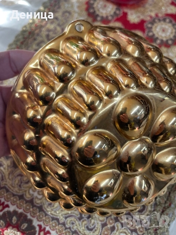 Порцеланова форма за кекс Изцяло позлатена с протриване на позлатата в горната част, снимка 5 - Форми - 52871134