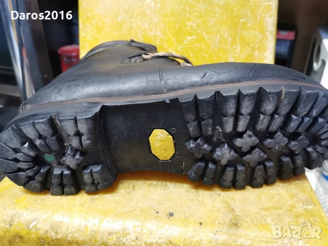 Туристически обувки Meindl 43 номер , снимка 9 - Други - 42492078