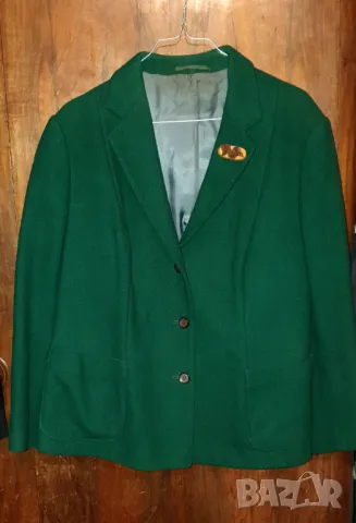 Елегантно дамско вълнено сако  