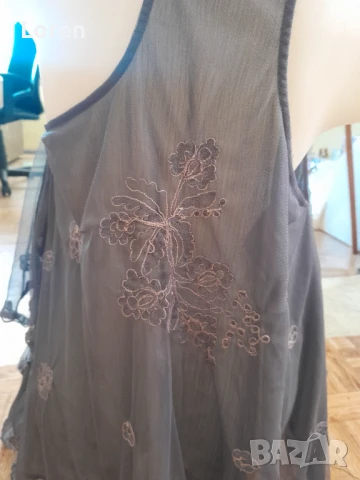 🌸💄Next💄🌸Сив ефирен асиметричен много интересен потник с дантела и тюл на цветя, снимка 12 - Потници - 50556222