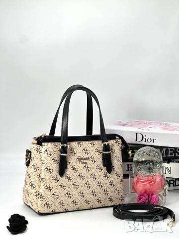 чанти guess , снимка 4 - Чанти - 50595393
