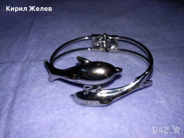 СРЕБРИСТА ХРОМИРАНА СТОМАНЕНА ХИГУРАЛНА АРТ ГРИВНА с ДЕЛФИНЧЕТА 26580, снимка 2 - Гривни - 41266467