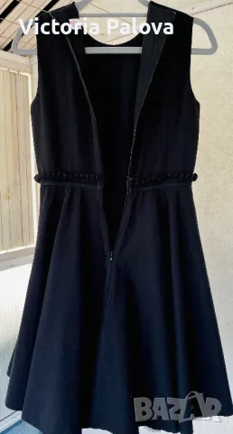 Скъпа маркова оригинал рокля лукс  RED VALENTINO Италия, снимка 10 - Рокли - 50327601