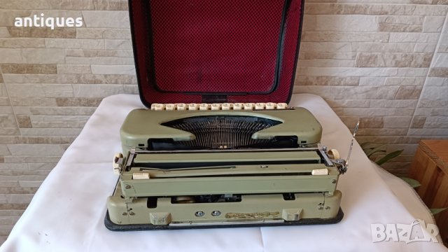 Стара пишеща машина Марица 11 - Made in Bulgaria - 1970г, снимка 9 - Антикварни и старинни предмети - 42261774