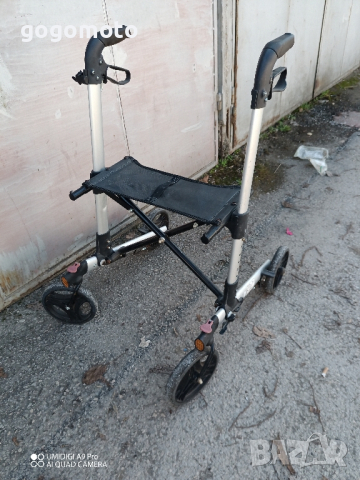 ролатор ДВОЙНО СГЪВАЕМ, проходилка алуминиева, олекотена конструкция, снимка 9 - Ролатори - 44717070