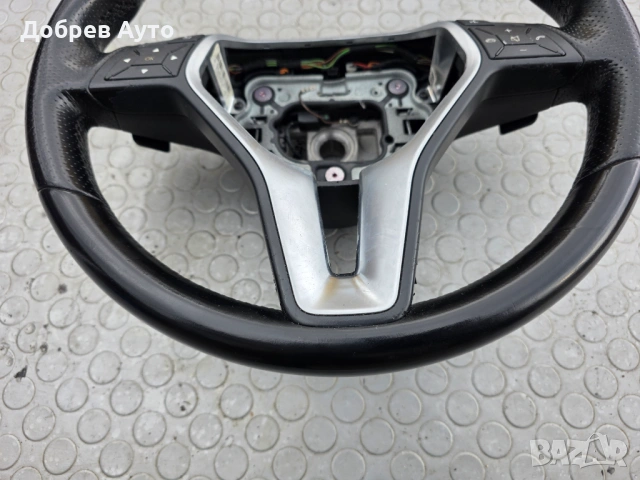 Волан за Mercedes W218 без Airbag, снимка 4 - Части - 53574880