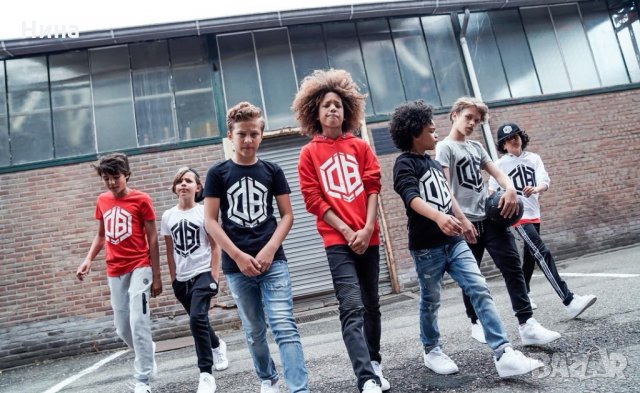 Суичър Vingino в черно и златисто, снимка 4 - Детски анцузи и суичери - 35983929