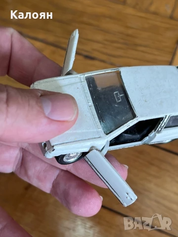 Количка произведена в западна Германия, модел Опел Корса , снимка 8 - Коли, камиони, мотори, писти - 50707770