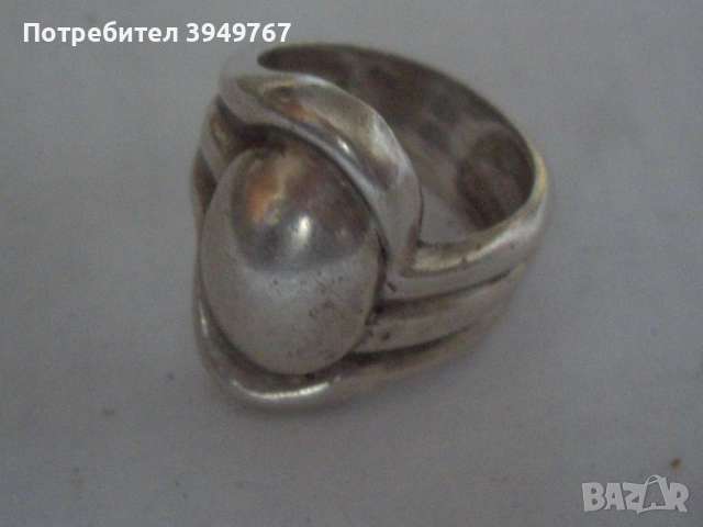 Много интересен ,стар сребърен пръстен.