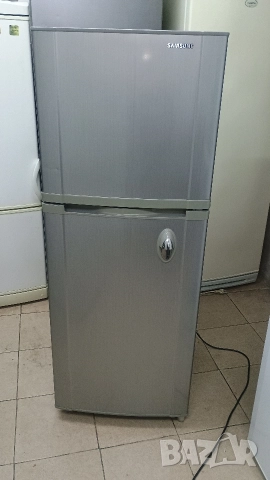 Хладилник Samsung с горен фризер, снимка 2 - Хладилници - 52864446