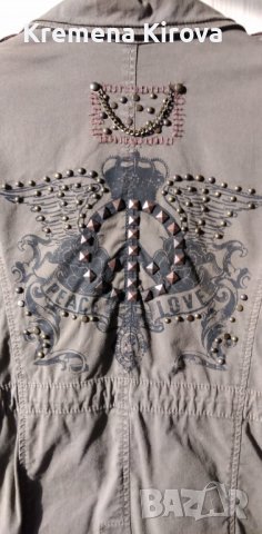 Оригинално ново дамско яке GUESS. Закупено в Канада. Не е втора употреба.Размер S/P.