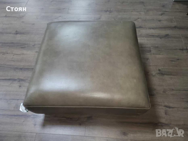 Голяма бежова кожена табуретка, снимка 2 - Дивани и мека мебел - 44606008