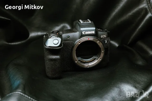 Canon EOS R + Обектив Canon EF 24-105mm + 2 батерии, снимка 10 - Фотоапарати - 55681643