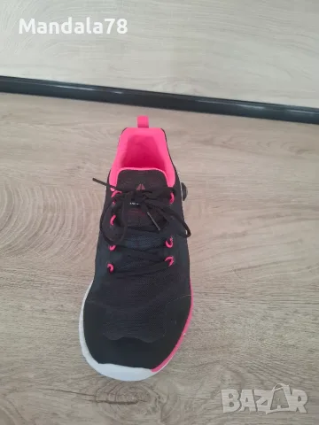 Продавам дамски маратонки Reebok Insta pump., снимка 2 - Маратонки - 55707011