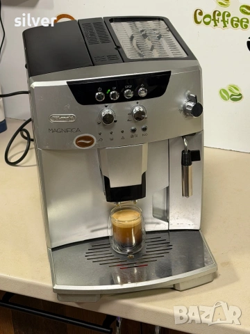 Кафемашина кафе автомат delonghi magnifica с гаранция, снимка 3 - Кафемашини - 53015136