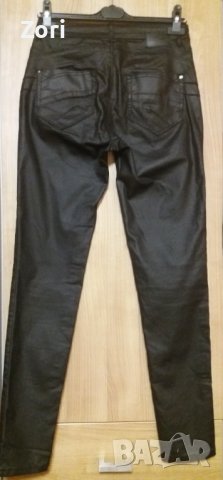 СТРАХОТЕН черен панталон с ципове, снимка 3 - Панталони - 42617872