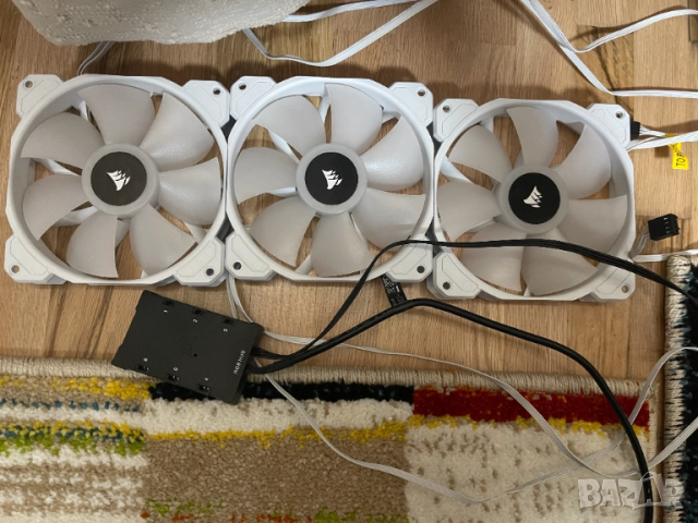 3бр вентилатори за компютър Corsair SP120 RGB Elite + контролер