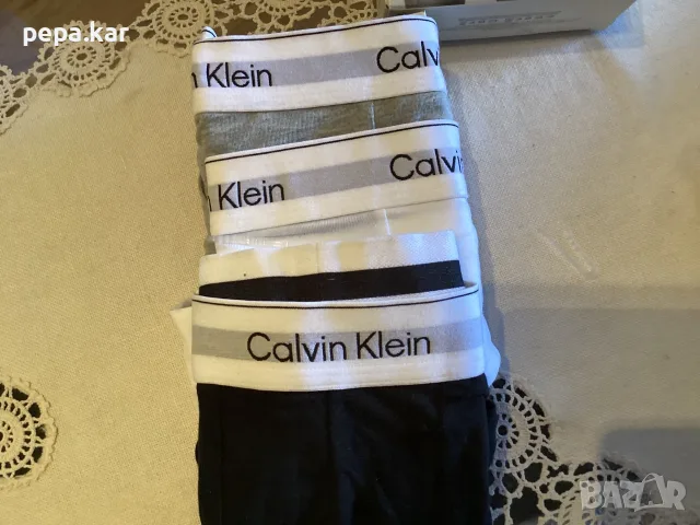 Calvin Klein  Нови в кутия боксерки М размер