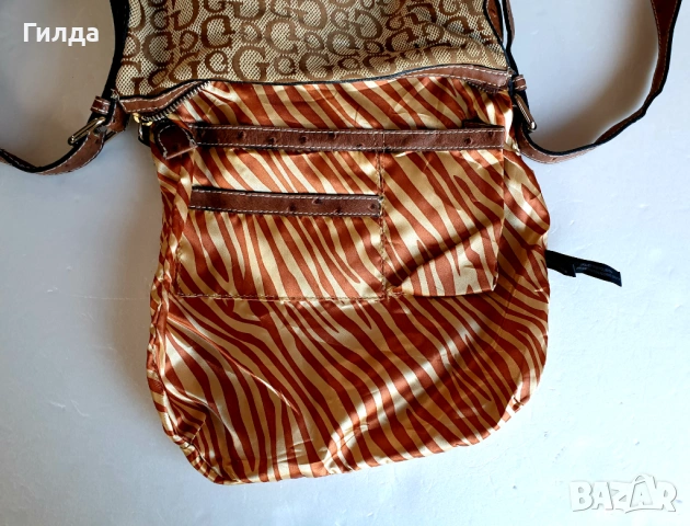 Guess оригинална чанта, снимка 7 - Чанти - 53337530