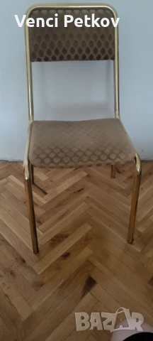 3 стола златист цвят. Добре запазени, снимка 3 - Столове - 50923178