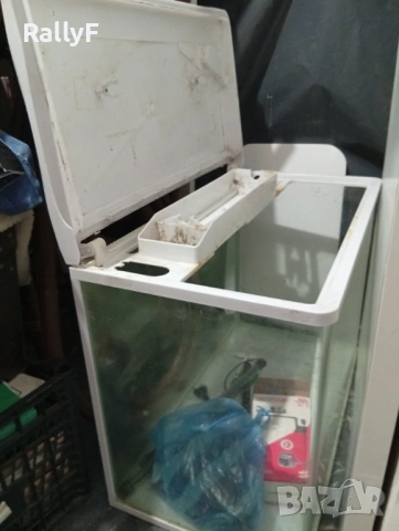 здрав аквариум с горен филтър, лесен за чистене