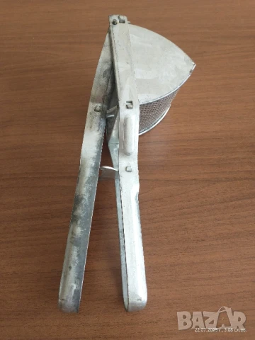 Преса за картофи и други зеленчуци , снимка 2 - Аксесоари за кухня - 51105275