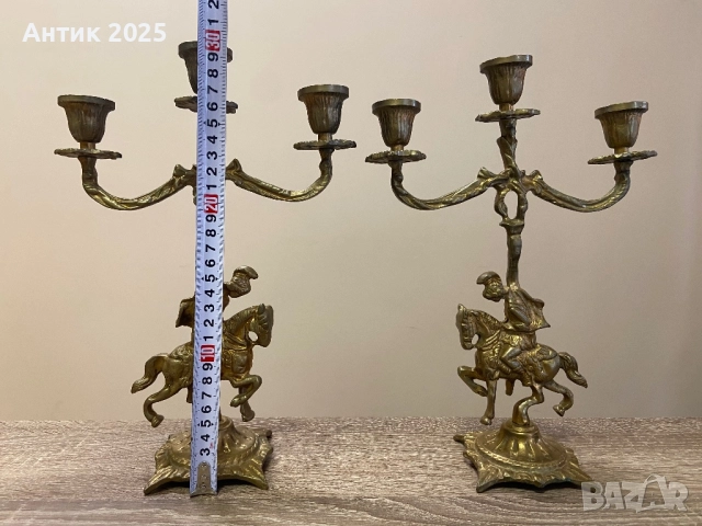 Винтидж бронзови свещници с ездачи на коне (чифт), снимка 2 - Антикварни и старинни предмети - 52061053