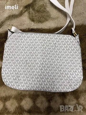 Модерна чанта, снимка 2 - Чанти - 50087218