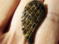 Бронзит Крило крилце медальон естествен  20.25 карата Индия, снимка 1 - Колиета, медальони, синджири - 35448108