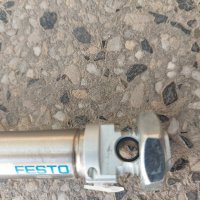 Пневматичен цилиндър Festo", снимка 3 - Резервни части за машини - 38717639