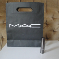 Ново марково розово червило за устни – "M.A.C, Huggable Lipcolour, What a Feeling!" / "MAC", гланц, снимка 10 - Декоративна козметика - 36187969