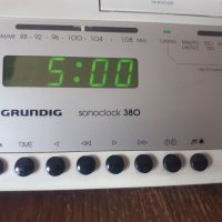 Радио GRUNDIG SONOCLOCK 380 Gernany, снимка 2 - Радиокасетофони, транзистори - 41754491