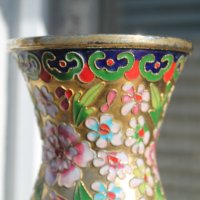 Стара китайска ваза - бронз с емайл , снимка 2 - Вази - 35750323