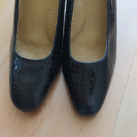Дамски черни обувки, снимка 1 - Дамски елегантни обувки - 36247492