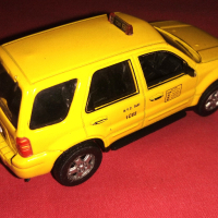 Ford Escape Hybrid - New York Taxi Amercom 1:43, снимка 5 - Колекции - 39489256