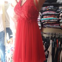 ИЗКЛЮЧИТЕЛНО КРАСИВА червена рокля с дантела , снимка 3 - Рокли - 42646631