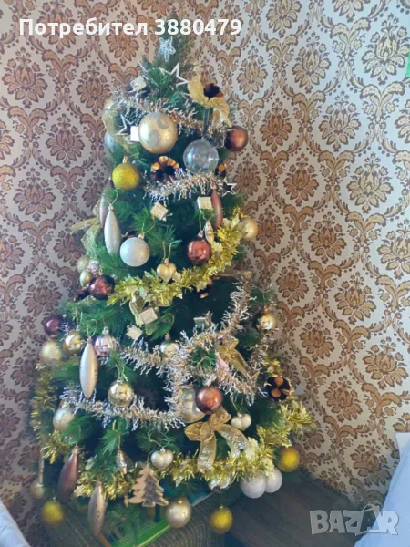 изкуствена елха с декорация, снимка 1