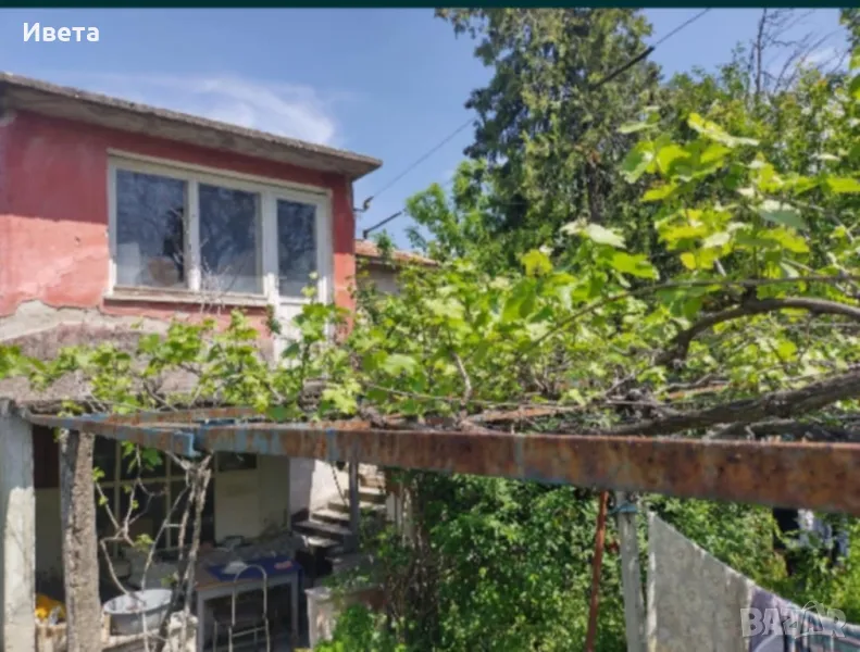 Двуетажна къща с двор в с. Ябълково, област Хасково , снимка 1