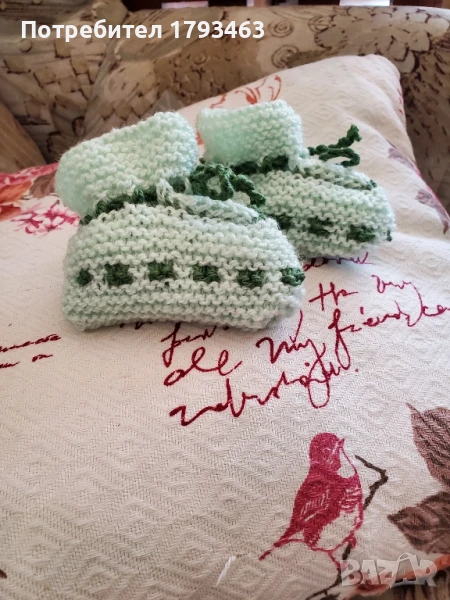 Ръчно плетени бебешки терлички- от 3 до 6 месеца, снимка 1