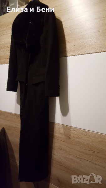 Дълго до петите готик вълнено палто с обемна пухена яка, вталено с дълбока цепка, снимка 1