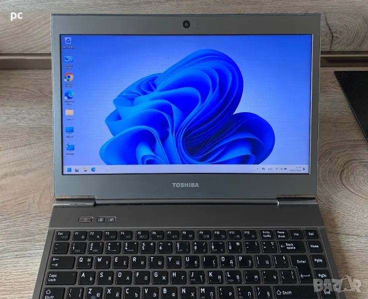 Ultrabook Toshiba лек и елегантен бизнес лаптоп като нов, снимка 1