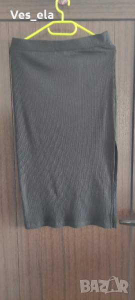 нова черна пола с цепка , снимка 1