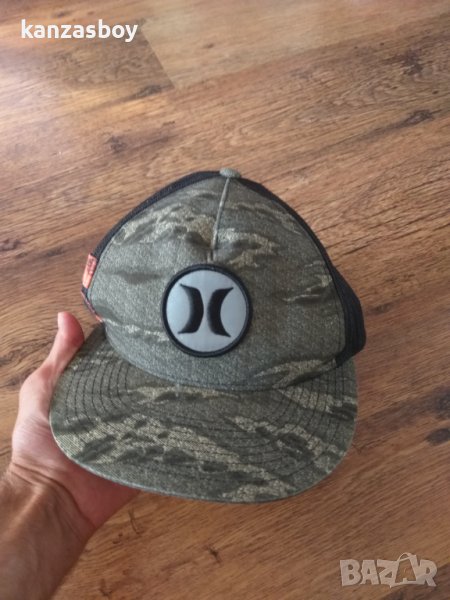 hurley the classics yupoong hat - страхотна шапка КАТО НОВА , снимка 1