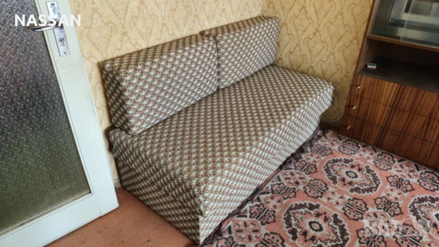 Нов разтегателен двуместен диван с ракла под седалките